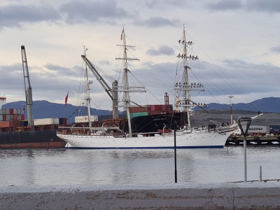 Investigadoras del INIDEP participan de la expedición &quot;One Ocean&quot; en un velero noruego
